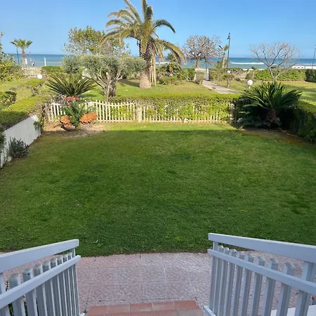 Holiday home Da Sogno Fronte Mare Bianco